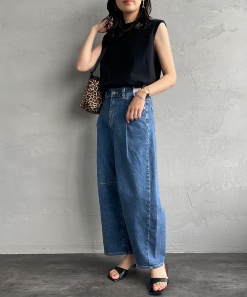 SOMETHING（サムシング）の「[SOMETHING/サムシング] HANA タックカーブテーパード デニムパンツ（デニムパンツ・レディース・ライトインディゴブルー/ブラック/インディゴブルー・XS/S/M）」の13枚目の写真