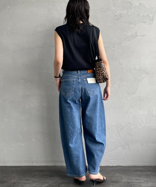 SOMETHING（サムシング）の「[SOMETHING/サムシング] HANA タックカーブテーパード デニムパンツ（デニムパンツ・レディース・ライトインディゴブルー/ブラック/インディゴブルー・XS/S/M）」の15枚目の写真