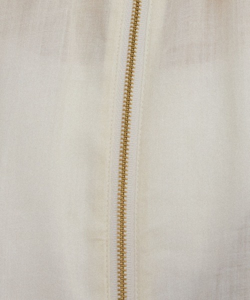 SALON adam et rope'（サロン アダム エ ロペ）の「【WEB限定】シアーリネンジップブラウス/ブルゾン［冷房対策・日除け］（シャツ/ブラウス・レディース・ブラック/オフホワイト/ブラウン系その他2・FREE）」の4枚目の写真