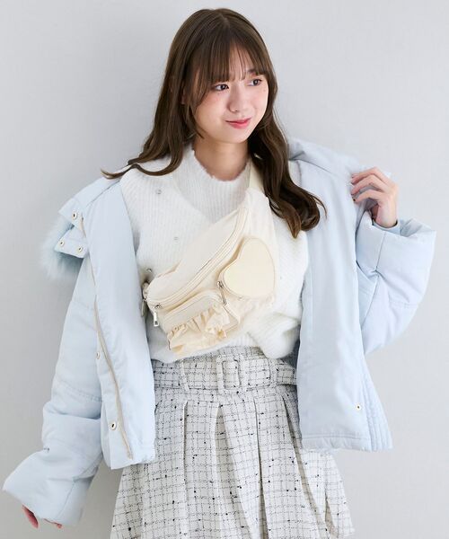 MAJESTIC LEGON(マジェスティックレゴン)の「ハート×フリルウエストポーチ(ボディバッグ/ウエストポーチ・レディース・アイボリー/ピンク/ブラック/ホワイト系その他2/ブラック系その他・FREE)」の2枚目の写真