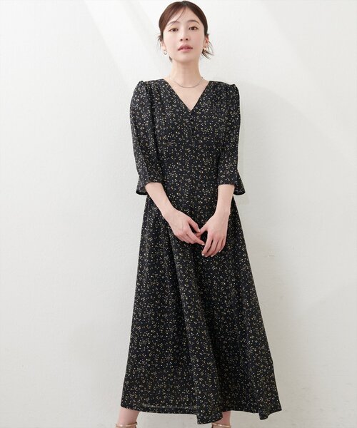 natural couture(ナチュラルクチュール)の「レトロ小花ワンピース(ワンピース・レディース・その他2/その他1/ネイビー/ピンクベージュ・LARGE/MEDIUM)」の5枚目の写真