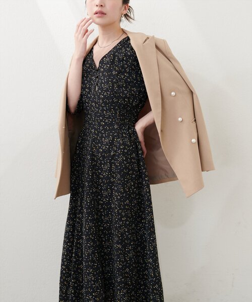 natural couture(ナチュラルクチュール)の「レトロ小花ワンピース(ワンピース・レディース・その他2/その他1/ネイビー/ピンクベージュ・LARGE/MEDIUM)」の8枚目の写真