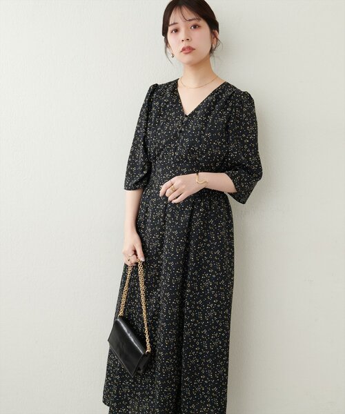 natural couture(ナチュラルクチュール)の「レトロ小花ワンピース(ワンピース・レディース・その他2/その他1/ネイビー/ピンクベージュ・LARGE/MEDIUM)」の12枚目の写真