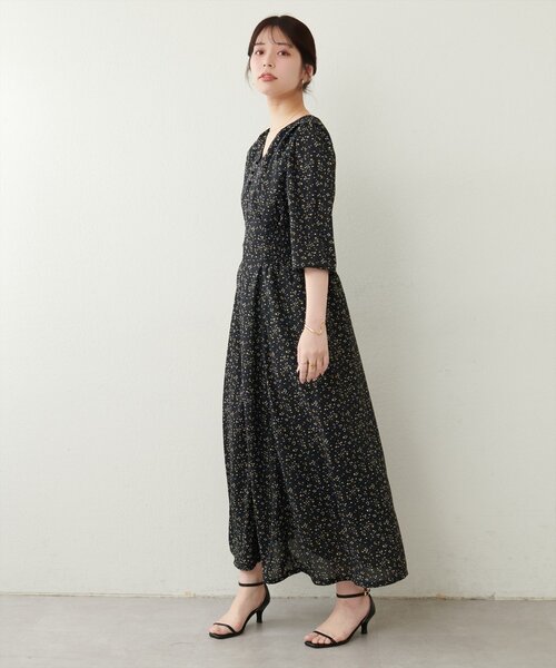 natural couture(ナチュラルクチュール)の「レトロ小花ワンピース(ワンピース・レディース・その他2/その他1/ネイビー/ピンクベージュ・LARGE/MEDIUM)」の15枚目の写真