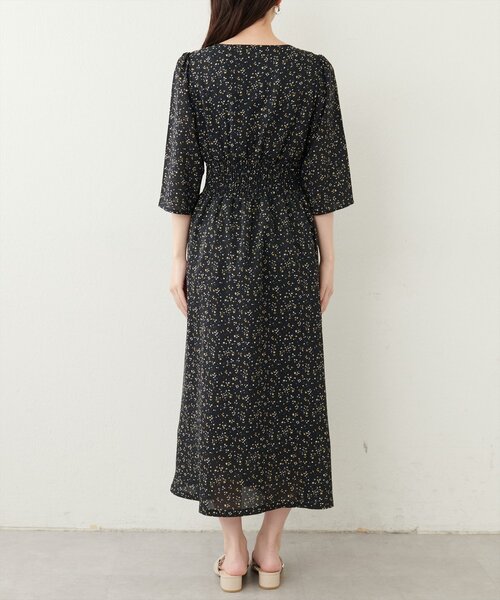 natural couture(ナチュラルクチュール)の「レトロ小花ワンピース(ワンピース・レディース・その他2/その他1/ネイビー/ピンクベージュ・LARGE/MEDIUM)」の17枚目の写真