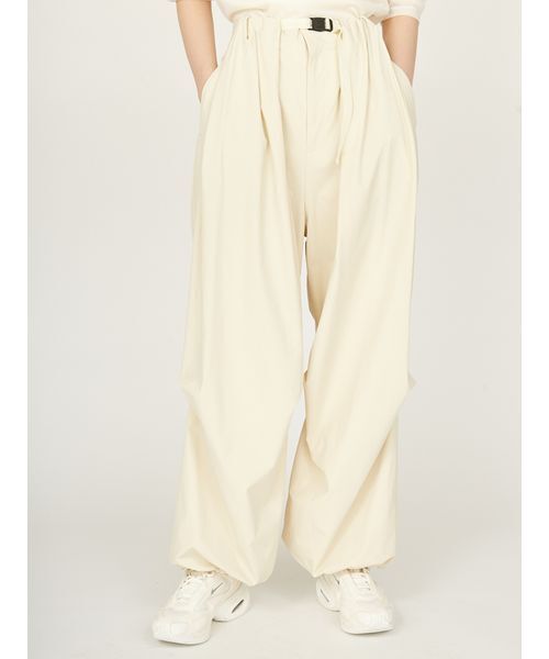 emmi(エミ)の「パラシュートパンツ(その他パンツ・レディース・カーキ/ブラック/クリーム・0/1)」の4枚目の写真