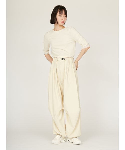 emmi atelier パラシュートパンツ ivory 0 新品未使用 タグ付 emmi atelier パラシュートパンツ ivory 0 新品未使用 タグ付