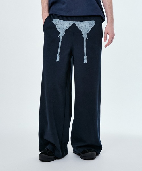 M TO R(ムウトアール)の「TROMPE GARTER PRINT BUGGY SWEAT PT(その他パンツ・レディース・ライトグレー/ネイビー・42/40/38)」の1枚目の写真