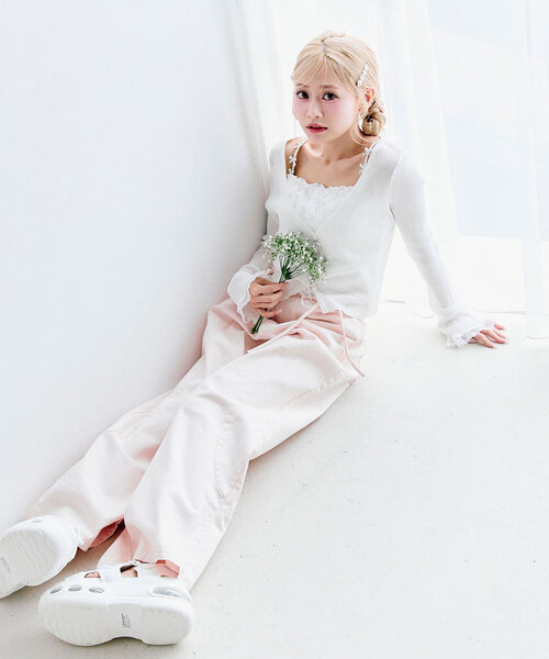 OLIVE des OLIVE（オリーブデオリーブ）の「ビーズリボンVカーデ（カーディガン/ボレロ・レディース・オフホワイト/ブラック/ピンク/イエロー・FREE）」の9枚目の写真