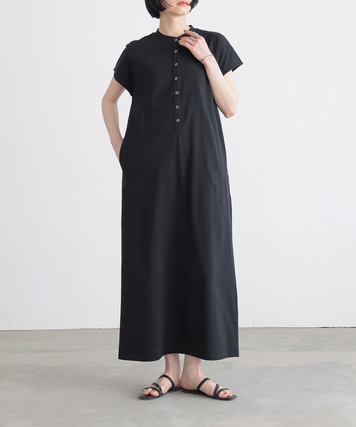 for/c（フォーシー）の「[低身長向けサイズ有]汗シミ防止ヘンリーネックワンピース【サスティナブル】（ワンピース・レディース・ブラウン/ブラック・PM/PL/M/L）」の17枚目の写真