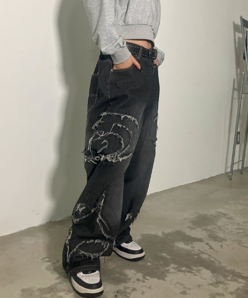 A‘gem 9（エージェムナイン）の「A'GEM/9 × .kom『FREEDEE/フリーディー』サイドカットオフバギーデニム（デニムパンツ・メンズ・ブラック/ブルー・L）」の6枚目の写真