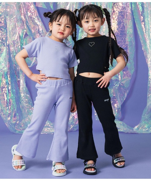ANAP kids(アナップキッズ)の「ラインストーン ロゴ スリット フレア テレコ パンツ【セットアップ着用可】(その他パンツ・キッズ・ブラック/ラベンダー・110/130/120)」の4枚目の写真
