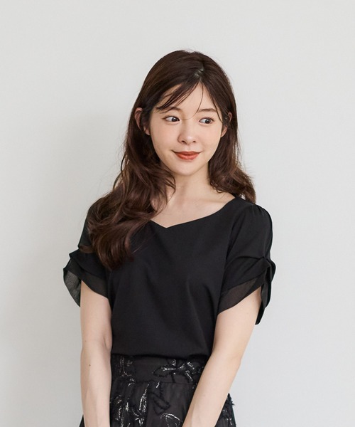 12Twelve Agenda(トゥエルブ アジェンダ)の「ハートネック異素材タックスリーブカットソープルオーバー(Tシャツ/カットソー・レディース・オフホワイト/ブラック/サックスブルー・M)」の18枚目の写真