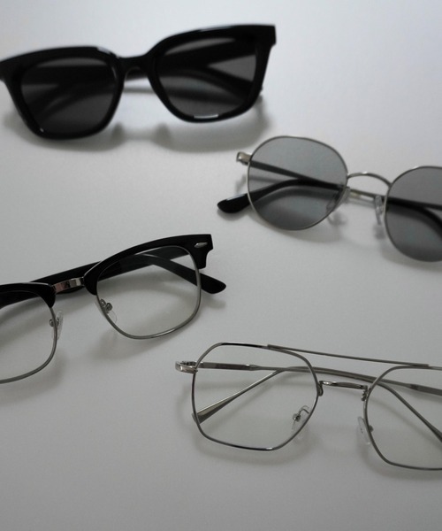 Lynn.（リン）の「Monday W  bridge  classic  eyewear /UVブルーライトカット メタルスクエアフレームメガネ（メガネ・レディース・シルバー・FREE）」の6枚目の写真