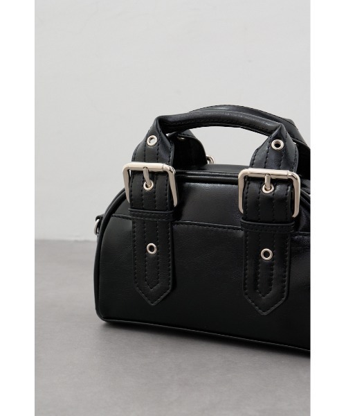 AZUL by moussy（アズールバイマウジー）の「バックルベルトハンドルバッグ（ショルダーバッグ・レディース・ブラック/レッド/アンティークシルバー・FREE）」の7枚目の写真