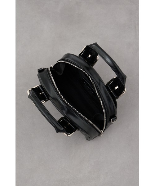 AZUL by moussy（アズールバイマウジー）の「バックルベルトハンドルバッグ（ショルダーバッグ・レディース・ブラック/レッド/アンティークシルバー・FREE）」の9枚目の写真