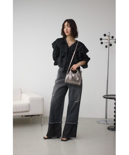 AZUL by moussy（アズールバイマウジー）の「バックルベルトハンドルバッグ（ショルダーバッグ・レディース・ブラック/レッド/アンティークシルバー・FREE）」の11枚目の写真