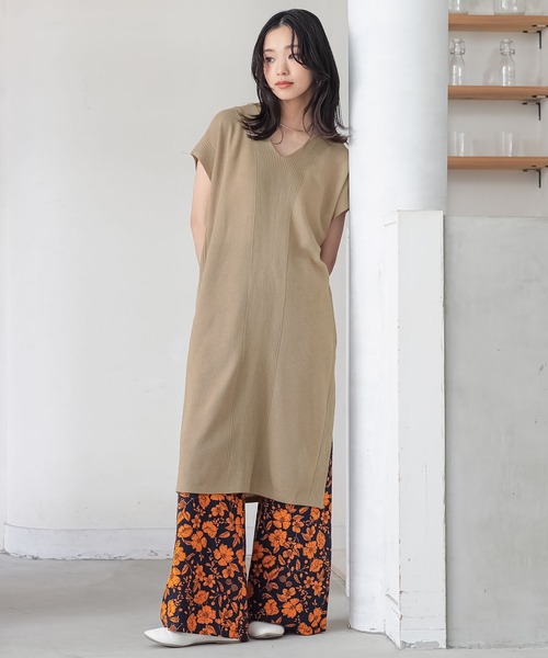 n'OrLABEL(ノアールレーベル)の「Vネックニットチュニック(ニット/セーター・レディース・グレー/ネイビー/ベージュ・2/1)」の20枚目の写真