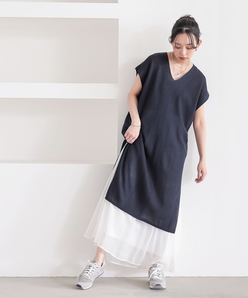 n'OrLABEL(ノアールレーベル)の「Vネックニットチュニック(ニット/セーター・レディース・グレー/ネイビー/ベージュ・2/1)」の11枚目の写真