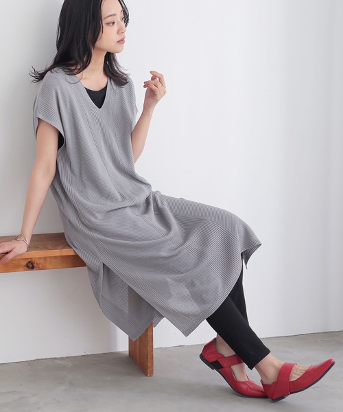 n'OrLABEL(ノアールレーベル)の「Vネックニットチュニック(ニット/セーター・レディース・グレー/ネイビー/ベージュ・2/1)」の7枚目の写真