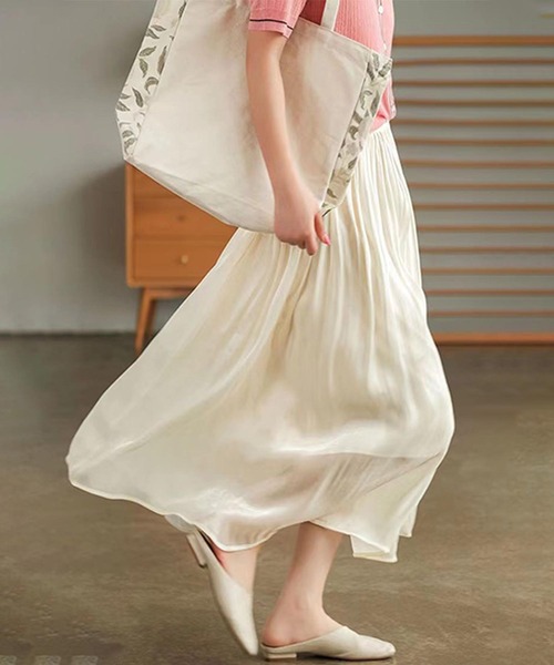 aimoha（アイモハ）の「シアープリーツスカート（スカート・レディース・ホワイト/ブラック/ベージュ/ピンク・FREE）」の3枚目の写真