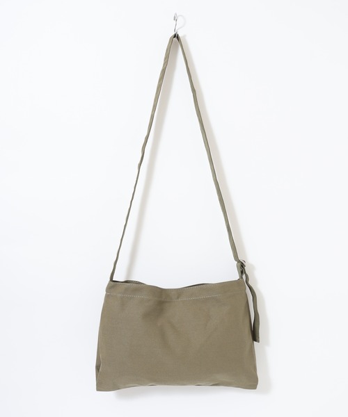 TRUSS（トラス）の「TRUSS ｷｬﾝﾊﾞｽﾐｭｾﾞｯﾄﾊﾞｯｸﾞ（ショルダーバッグ・レディース・ナチュラル/ストライプ/オリーブ・F）」の6枚目の写真