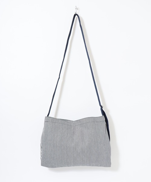 TRUSS（トラス）の「TRUSS ｷｬﾝﾊﾞｽﾐｭｾﾞｯﾄﾊﾞｯｸﾞ（ショルダーバッグ・レディース・ナチュラル/ストライプ/オリーブ・F）」の7枚目の写真