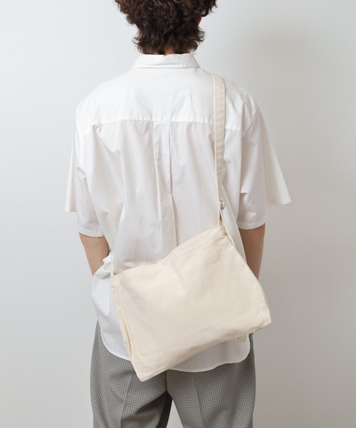 TRUSS（トラス）の「TRUSS ｷｬﾝﾊﾞｽﾐｭｾﾞｯﾄﾊﾞｯｸﾞ（ショルダーバッグ・レディース・ナチュラル/ストライプ/オリーブ・F）」の12枚目の写真