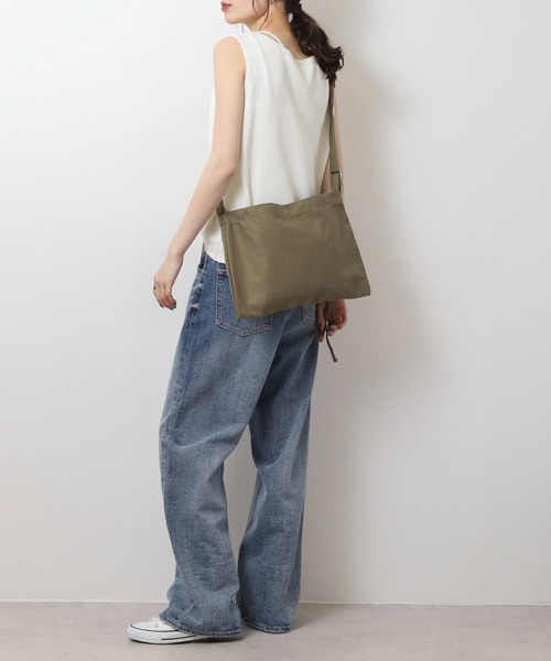 TRUSS（トラス）の「TRUSS ｷｬﾝﾊﾞｽﾐｭｾﾞｯﾄﾊﾞｯｸﾞ（ショルダーバッグ・レディース・ナチュラル/ストライプ/オリーブ・F）」の4枚目の写真