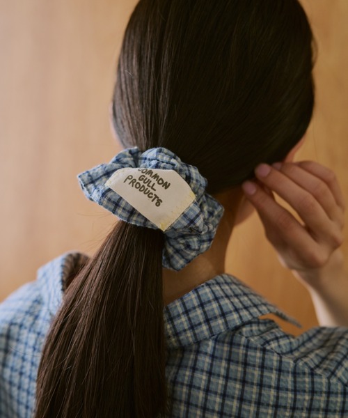 common gull products.（コモンガルプロダクツ）の「鮮やかなまま残る記憶のシュシュ（シュシュ・レディース・ブルー系/イエロー系・フリー）」の6枚目の写真