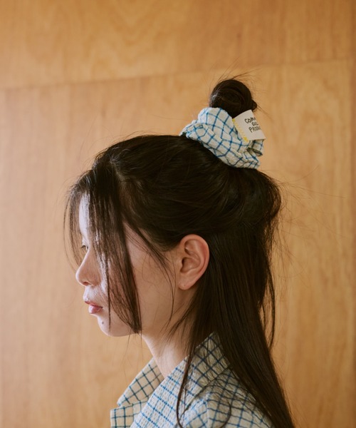 common gull products.（コモンガルプロダクツ）の「鮮やかなまま残る記憶のシュシュ（シュシュ・レディース・ブルー系/イエロー系・フリー）」の12枚目の写真