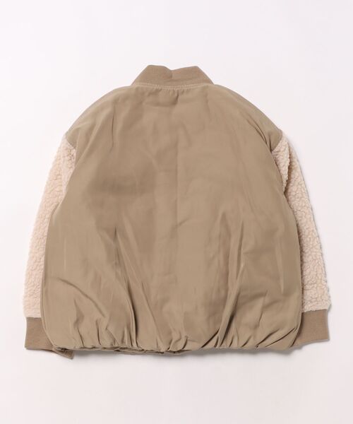combimini(コンビミニ)の「MA-1中綿ブルゾン(ブルゾン・キッズ・グレイッシュベージュ/ベージュ・110/120/130/140)」の17枚目の写真