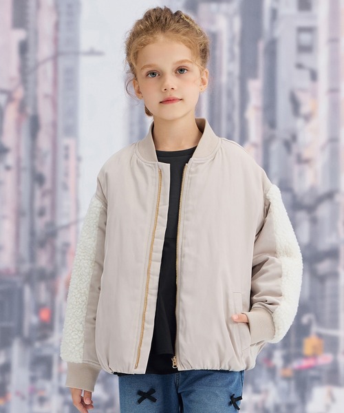 combimini(コンビミニ)の「MA-1中綿ブルゾン(ブルゾン・キッズ・グレイッシュベージュ/ベージュ・110/120/130/140)」の12枚目の写真