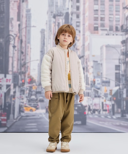 combimini(コンビミニ)の「MA-1中綿ブルゾン(ブルゾン・キッズ・グレイッシュベージュ/ベージュ・110/120/130/140)」の13枚目の写真