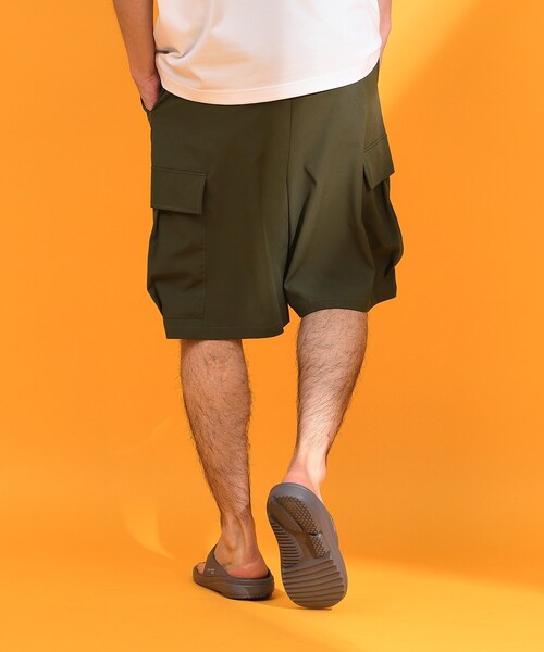 THE SHOP TK (ザ ショップ ティーケー )の「mizugiwa水陸両用カーゴショートパンツ 【接触冷感/UVカット/吸水速乾/洗濯機OK】(その他パンツ・メンズ・ブラック/ダークオリーブ・02/03)」の8枚目の写真