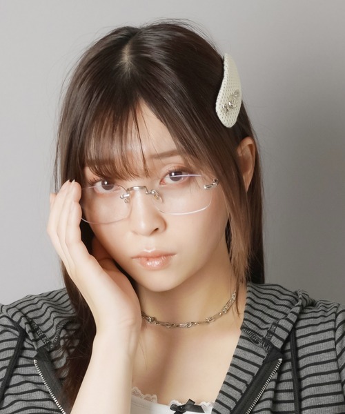 SPINNS（スピンズ）の「パッチンピン/ヘアピン/ドットウイングスター/ウィッシュコア（ヘアピン・レディース・ホワイト/ブラック・ONESIZE）」の4枚目の写真