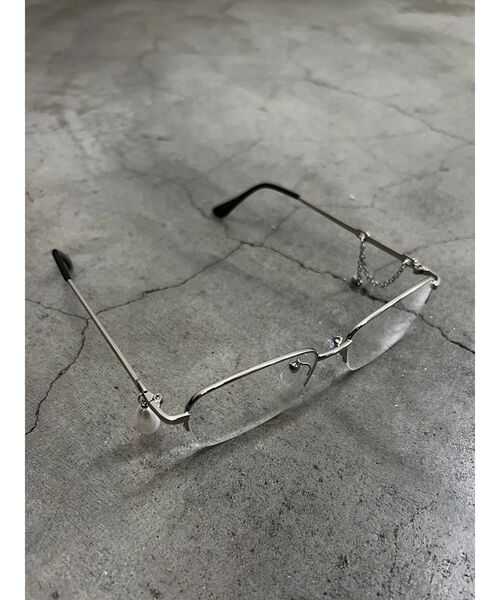 EMODA（エモダ）の「チャームチェーンクリアグラス（メガネ・レディース・クリア・FREE）」の5枚目の写真