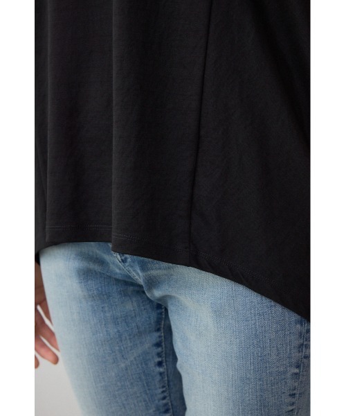 AZUL by moussy(アズールバイマウジー)の「C/T冷感ドルマントップス(Tシャツ/カットソー・レディース・ブラック/ブラック系その他/ライトグレー・FREE)」の11枚目の写真