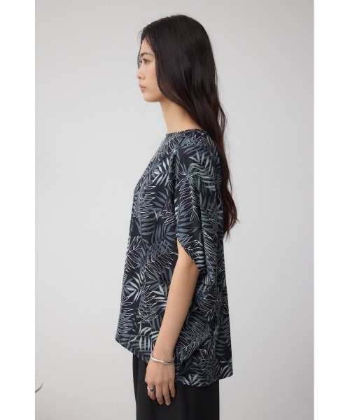 AZUL by moussy(アズールバイマウジー)の「C/T冷感ドルマントップス(Tシャツ/カットソー・レディース・ブラック/ブラック系その他/ライトグレー・FREE)」の5枚目の写真