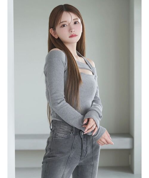 EATME（イートミー）の「ホルターネックオフショルTOP（Tシャツ/カットソー・レディース・グレー/ブラック/アイボリー/オレンジ・FREE）」の5枚目の写真