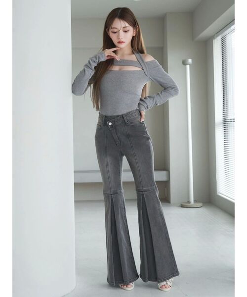 EATME（イートミー）の「ホルターネックオフショルTOP（Tシャツ/カットソー・レディース・グレー/ブラック/アイボリー/オレンジ・FREE）」の7枚目の写真