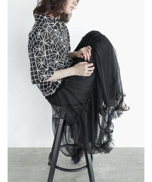 FIKA.(フィーカ)の「Tiered tulle skirt(スカート・レディース・ブラック・MEDIUM)」の2枚目の写真