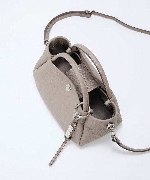 Breath TOPKAPI(ブレストプカピ)の「【Breath TOPKAPI】シュリンクレザー ショルダー付き ミニ トートバッグ / チャーム付き(ショルダーバッグ・レディース・オフホワイト/グレイッシュベージュ/ライトカーキ/ブラック・FREE)」の12枚目の写真