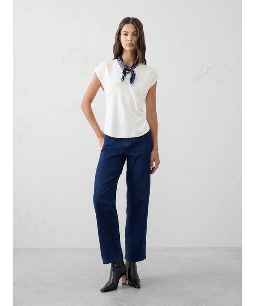 BANANA REPUBLIC FACTORY STORE(バナナリパブリック ファクトリーストア)の「BANANA REPUBLIC FACTORY STORE フォーエバー ラウンドヘム Vネックセーター(ニット/セーター・レディース・ホワイト/ブラック/ネイビー・L/M/S/XS)」の4枚目の写真