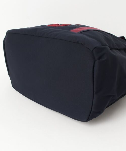 GAP（ギャップ）の「Athleticロゴ ダッフルバッグ (キッズ)（ショルダーバッグ・キッズ・ネイビー・ONE SIZE）」の3枚目の写真