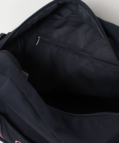 GAP（ギャップ）の「Athleticロゴ ダッフルバッグ (キッズ)（ショルダーバッグ・キッズ・ネイビー・ONE SIZE）」の4枚目の写真