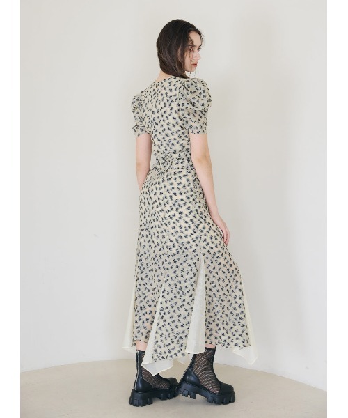 COEL（コエル）の「小花柄ジャガードブラウス（シャツ/ブラウス・レディース・ベージュ/ブラック・FREE）」の13枚目の写真