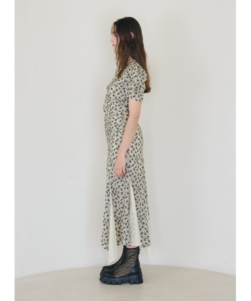 COEL（コエル）の「小花柄ジャガードブラウス（シャツ/ブラウス・レディース・ベージュ/ブラック・FREE）」の15枚目の写真