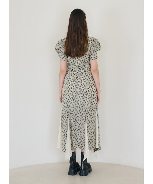 COEL（コエル）の「小花柄ジャガードブラウス（シャツ/ブラウス・レディース・ベージュ/ブラック・FREE）」の16枚目の写真