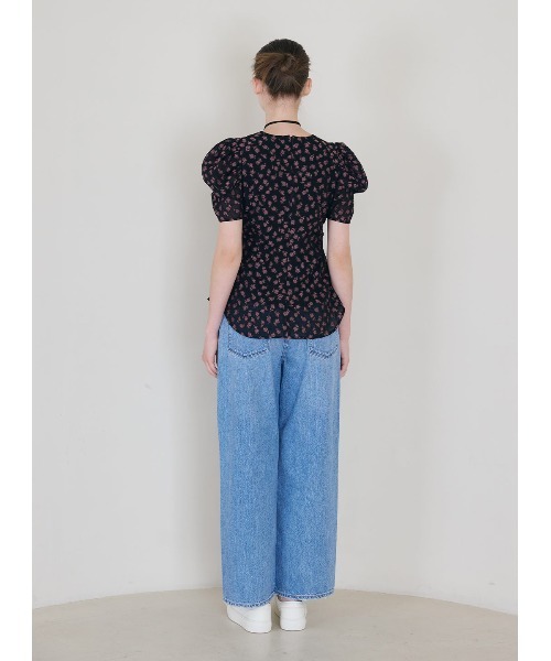 COEL（コエル）の「小花柄ジャガードブラウス（シャツ/ブラウス・レディース・ベージュ/ブラック・FREE）」の8枚目の写真